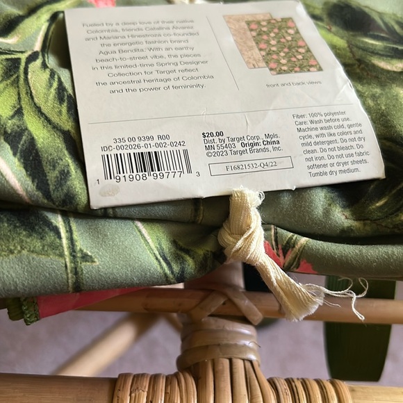 Agua Bendita Peony Print/Romantic Floral Beach Towel - Picture 7 of 7